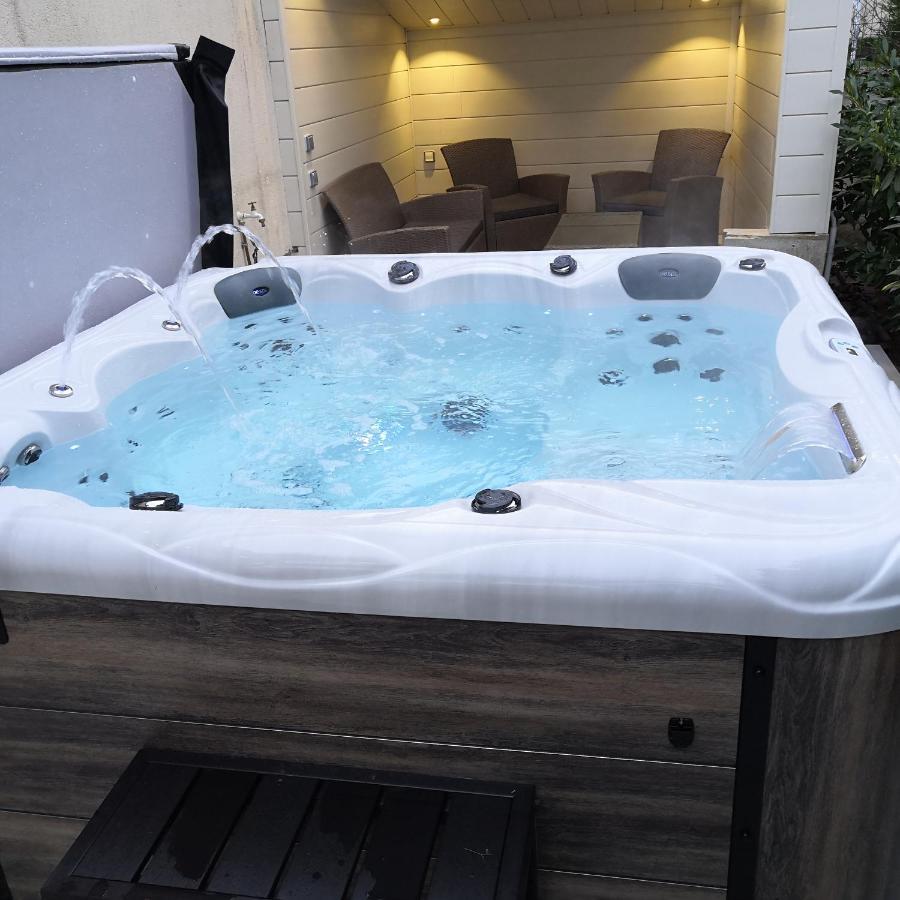 O Rethel Jacuzzi, Gite Ardennes Zewnętrze zdjęcie
