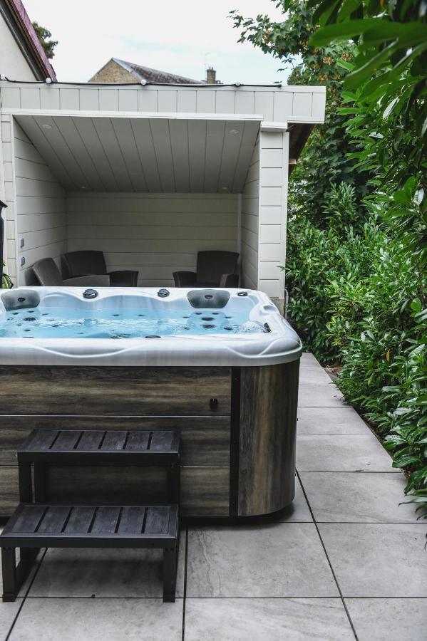 O Rethel Jacuzzi, Gite Ardennes Zewnętrze zdjęcie