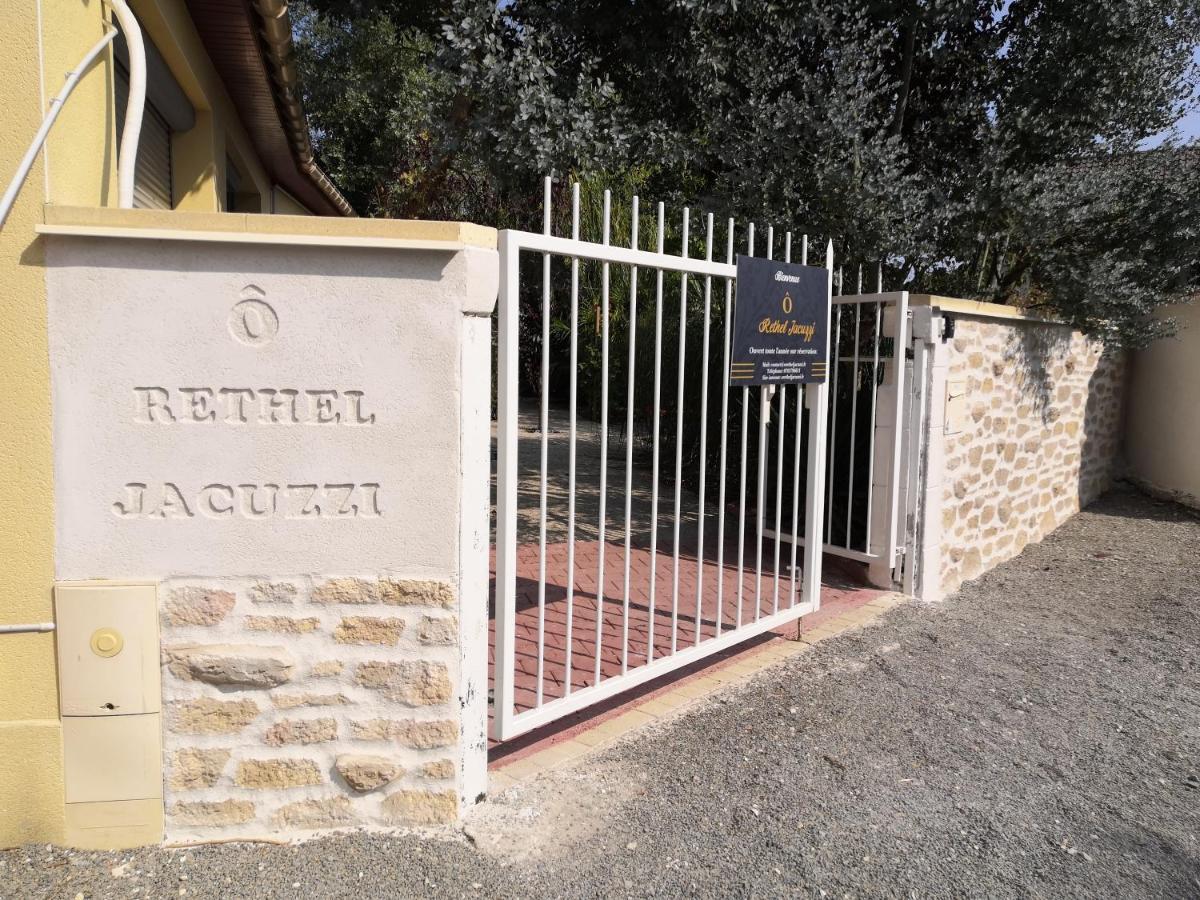 O Rethel Jacuzzi, Gite Ardennes Zewnętrze zdjęcie